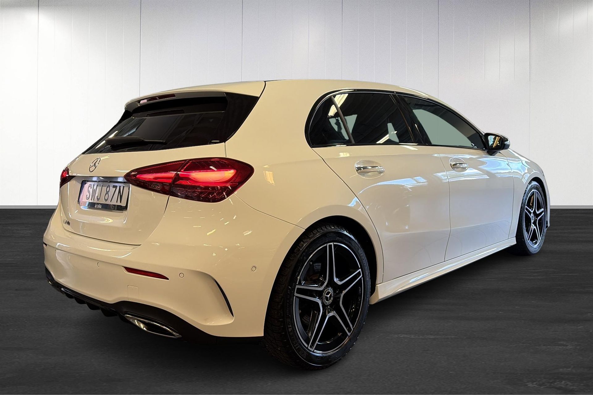 Mercedes-Benz A 200 Moms 2023, bild 7/10