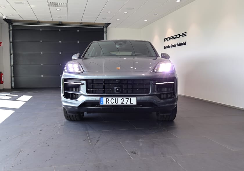 Bild 2 av Porsche Cayenne E-Hybrid Coupé Black Edition