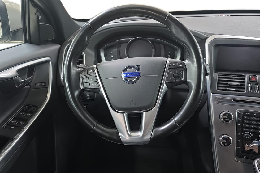 Bild 3 av Volvo XC60 D4 AWD Classic Summum navigation kamera