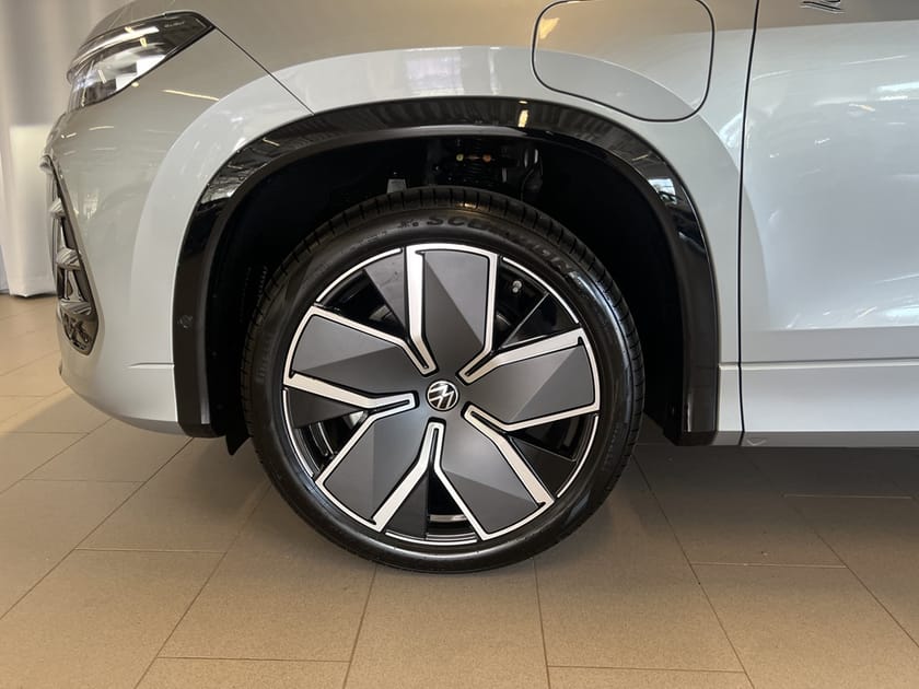 Bild 5 av Volkswagen Tayron eHybrid R-LINE 272 HK Drag Black Style