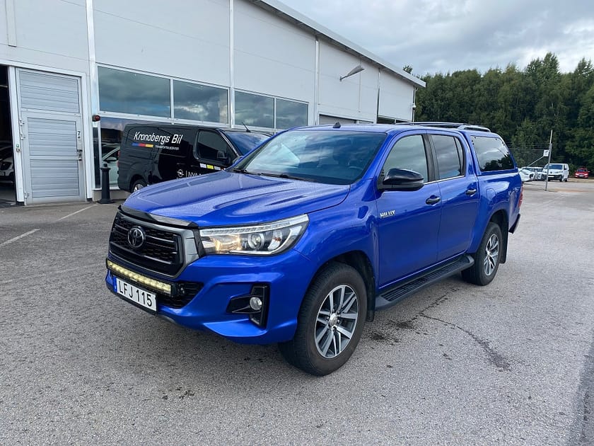 Bild 1 av Toyota Hilux Dubbelhytt Ultimate 2.4 AWD Euro 6 Skinn Dieselvärmare