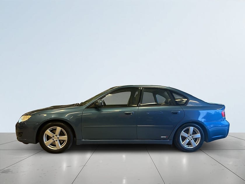 Bild 4 av Subaru Legacy 2.0 4WD/Drag/S&V-Däck/Panoramatak/MoK/Kamkedja