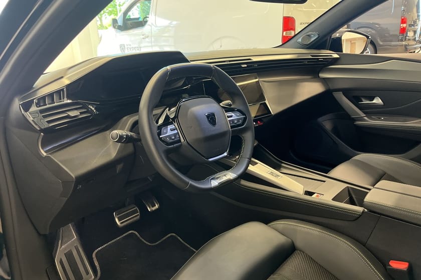 Bild 5 av Peugeot 408 Hybrid 145
