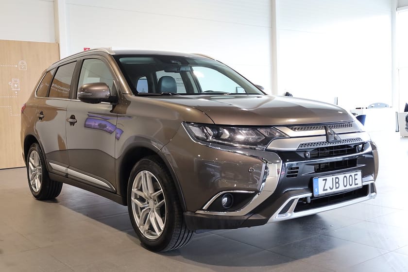 Bild 4 av Mitsubishi Outlander 2.0 4WD AUT Business M-Värme 360° Läder 7-Sits