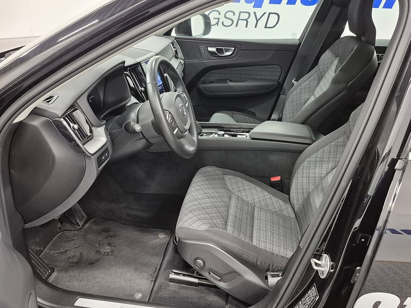 Bild 2 av Volvo XC60 T6 Recharge Core Bright plug in AWD 350HK 4x4
