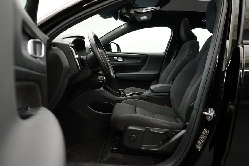 Bild 5 av Volvo C40 Recharge Core Edition, Baklucka elmanövrerad, Panoramaglastak ej öppnb