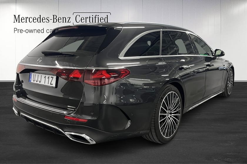 Bild 3 av Mercedes-Benz E 300 T e E300 AMG Line Premium PANO//BURMESTER//360-KAMERA//DRAG