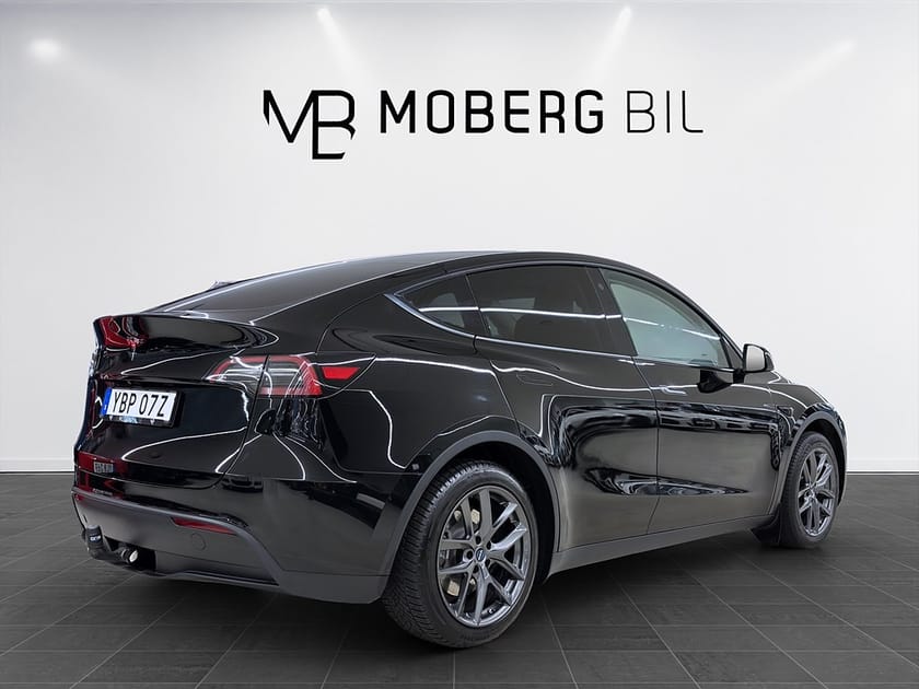 Bild 5 av Tesla Model Y Standard Range RWD 299hk Pano Drag B-kamera