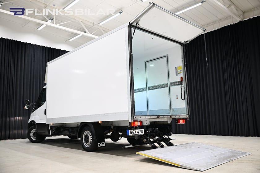 Bild 5 av Iveco Daily 35-140 Chassi Cab 136HK Automat|Volymskåp|BG-Lyft|Sidodörr|Lågmil|Leasbar