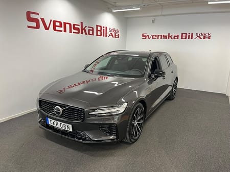 Volvo V60 LADDHYBRID T& AWD AUT Plus (dragkrok) 2.99% Ränta
