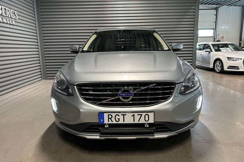 Bild 2 av Volvo XC60 D4 AWD Classic Summum Värmare Skinn Keyless Drag Eu6