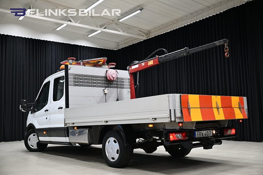 Bild 4 av Ford Transit 350 Chassi Dubbelhytt 170HK Dubbelhytt|Flak|Kranbil|Drag|Värmare|NyKamrem
