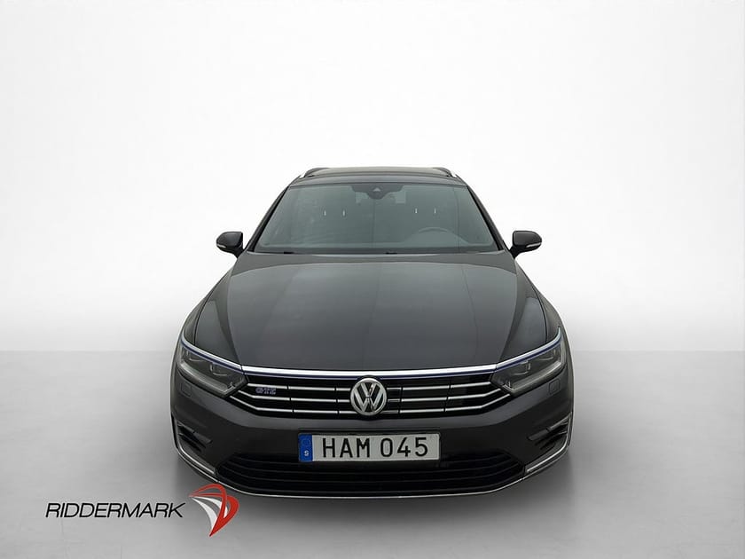 Bild 2 av Volkswagen Passat Variant GTE 1.4 TSI Cockpit DYNADIO Kamera Drag