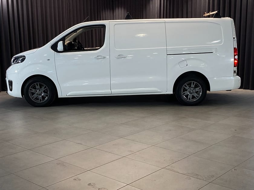 Bild 3 av Toyota Proace 2.0 / L3 (lång) / Drag & Värm / Inredning / MOMS