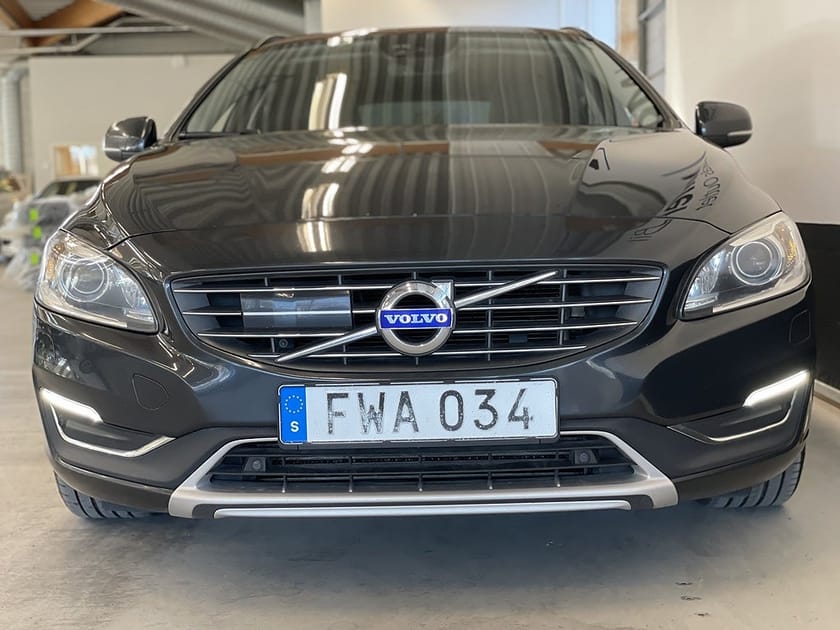 Bild 2 av Volvo V60 D4 Momentum 190hk Värmare Drag Gps Backkamera