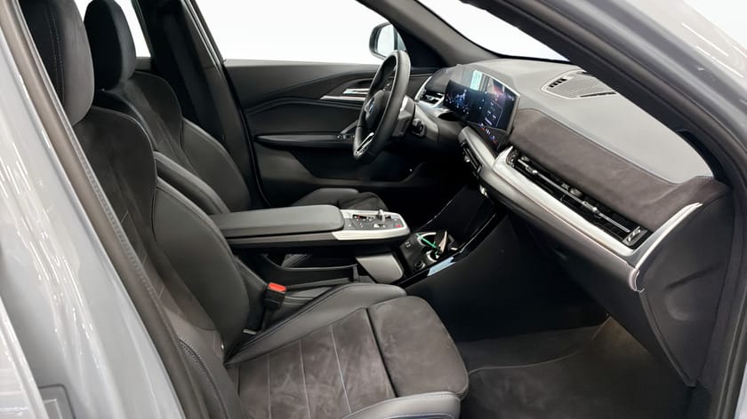 Bild 3 av BMW iX2 xDrive30 M-Sport Drag  Rattvärme Driving Assistant Plus