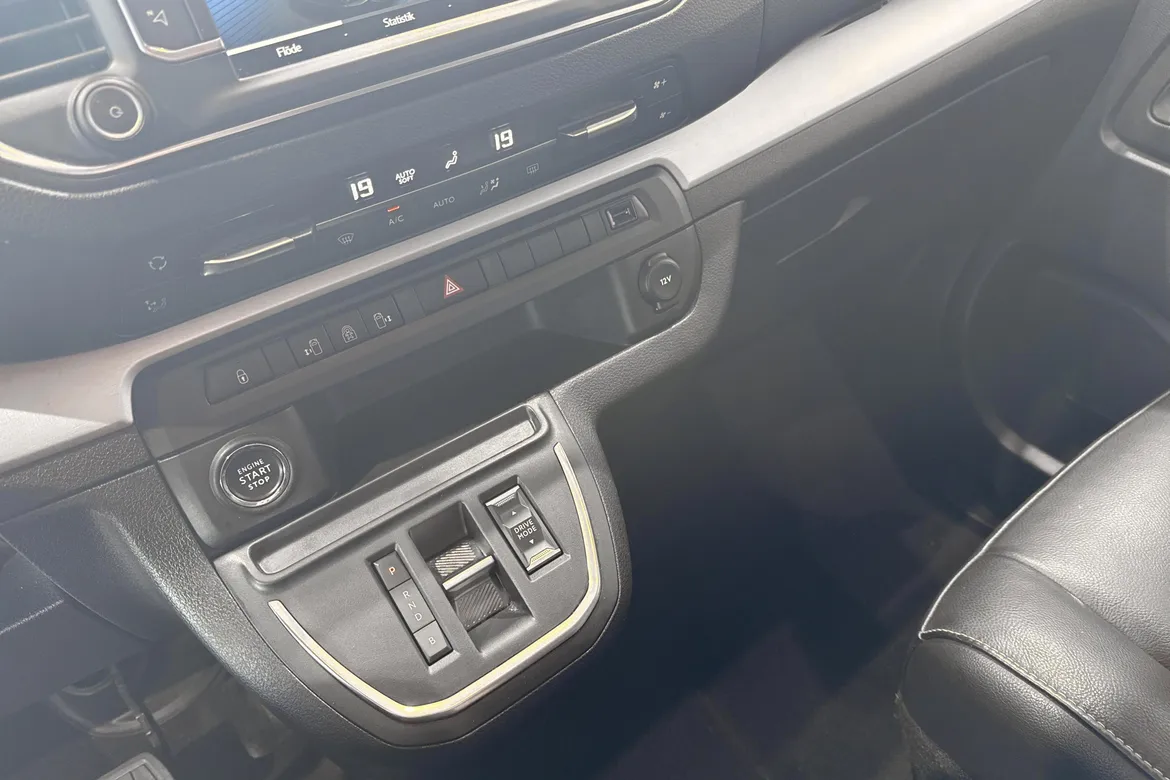 picture of a car