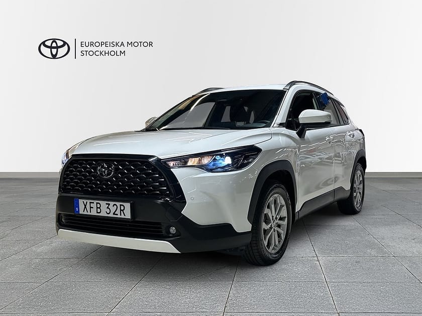 Bild 1 av Toyota Corolla Cross Hybrid AWD-i 2,0 ACTIVE PLUS VINTERHJUL P-SENSORER