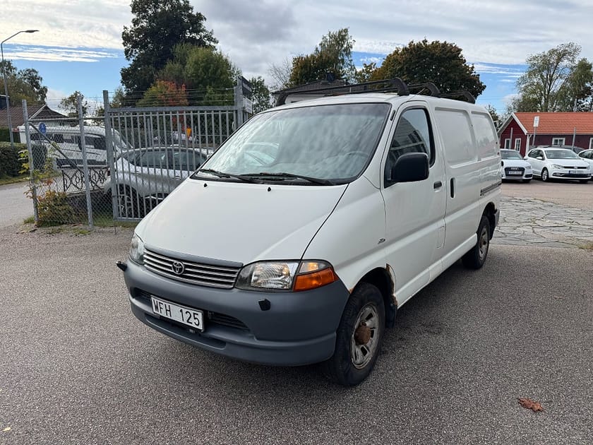 Bild 2 av Toyota HiAce Skåpbil
