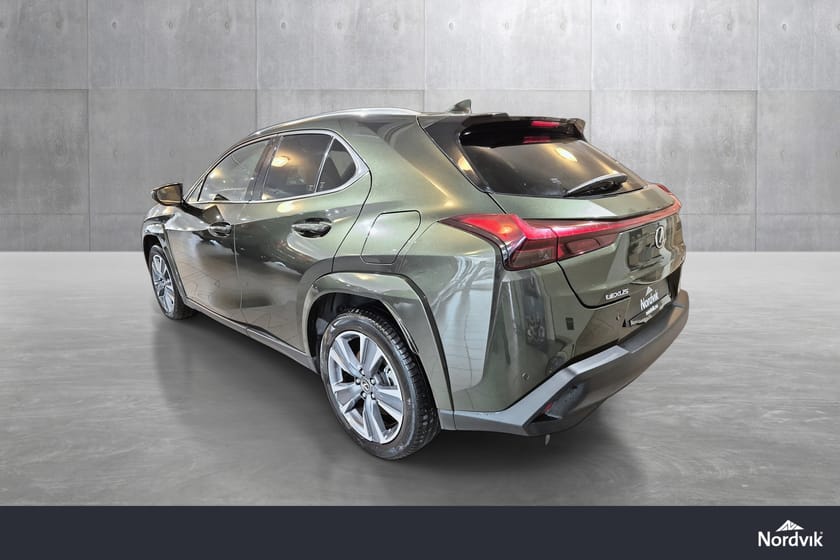 Bilde 3 av Lexus UX 300e Luxury-Panoramatak-Skinnseter-450km