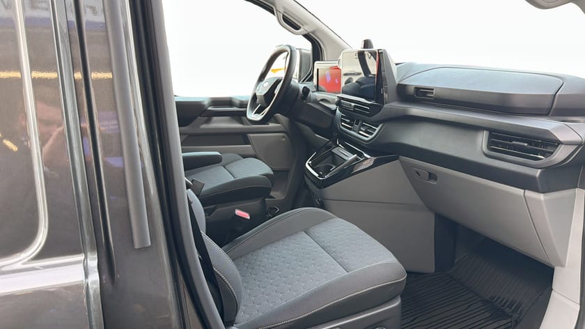 Bild 3 av Ford Transit Custom 320 Plug-in Hybrid Limited PHEV 320L 2.5L  233HK #Demo 3,95% Ränta