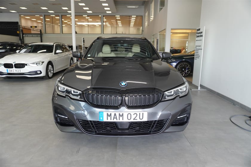 Bild 2 av BMW 330e xDrive Touring Steptronic, 292hk