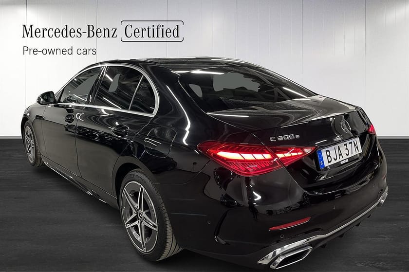 Bild 4 av Mercedes-Benz C 300 e C300 AMG Line BURMESTER/PANO/BACKKAMERA/ADAPTIV FARTHÅLLARE