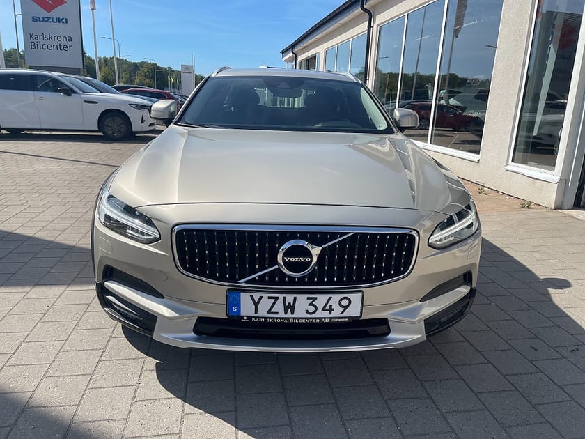Bild 2 av Volvo V90 Cross Country D4 AWD Pro 190 hk Välutrustad