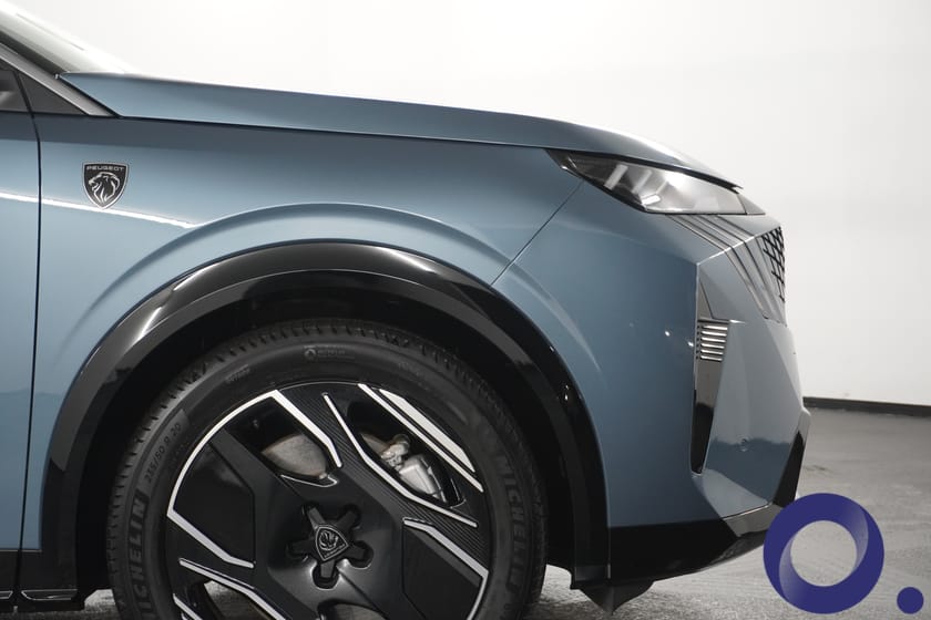 Bilde 3 av Peugeot E-3008 GT, Tilhengerfeste, skinn, massasje