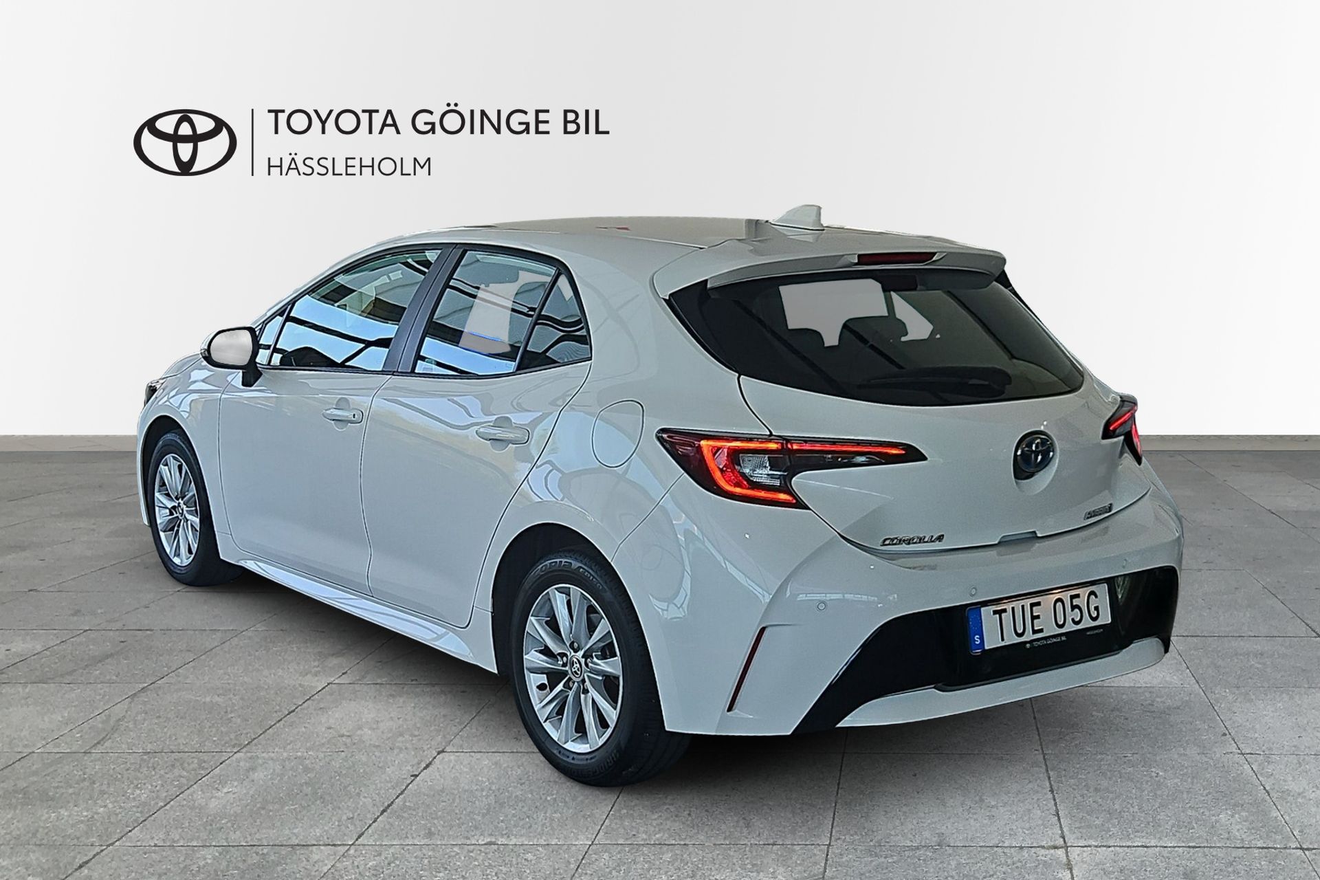 Toyota Corolla 1,8 5d Active 2023, bild 2/10