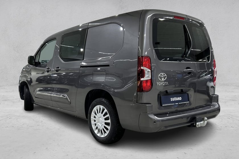 Bilde 3 av Toyota ProAce City 131 hk L2 lav KM Automat / Hengerfeste / Park-varmer++