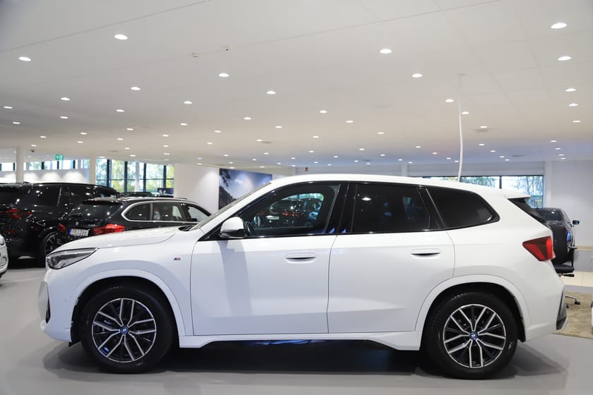 Bild 2 av BMW iX1 xDrive30