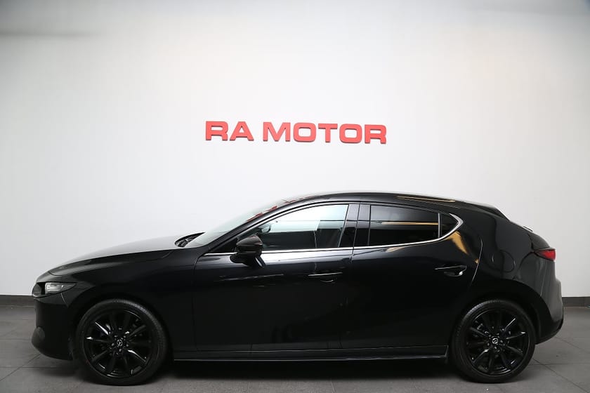 Bild 3 av Mazda 3 Hatchback 2,0 SKYACTIV-G M Hybrid NAGISA BOSE Head-up