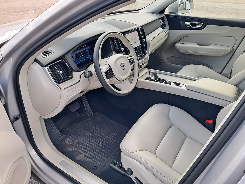 Bild 3 av Volvo XC60 T6 Recharge Core Edition plug in AWD 350HK Panorama Läder
