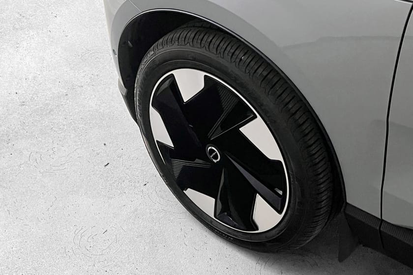 Bilde 5 av Volvo EX30 Twin Motor Performance Ultra PANO|360|19"|H&K|TONEDE