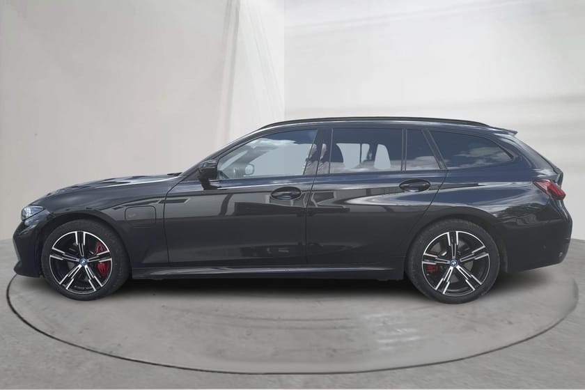Bild 2 av BMW 330e xDrive Touring 330 LCI, G21 (292hk) M Sport Pro