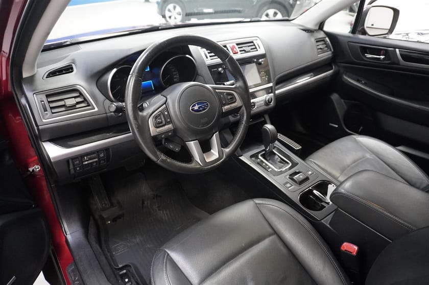 Bild 2 av Subaru Outback 2.0d Summit AWD 150 hk Aut Drag Kupé Värm