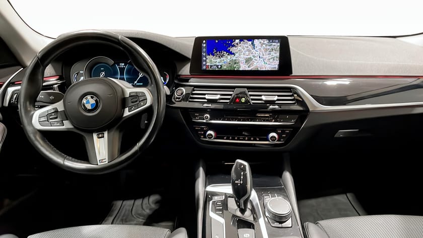 Bild 4 av BMW 520d xDrive Touring 190Hk | Sport Line | Drag / 3.95% Ränta