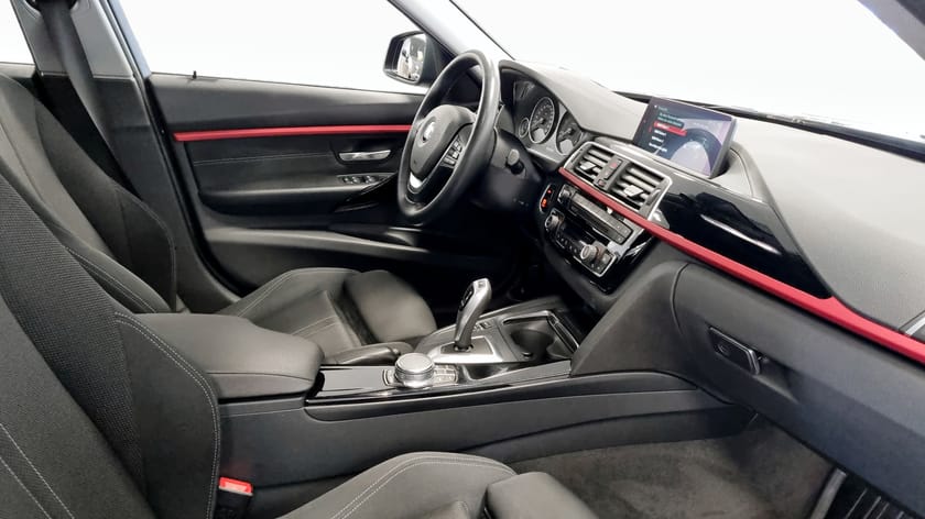 Bild 3 av BMW 320d Sedan F30 Sportline Sportstolar Drag