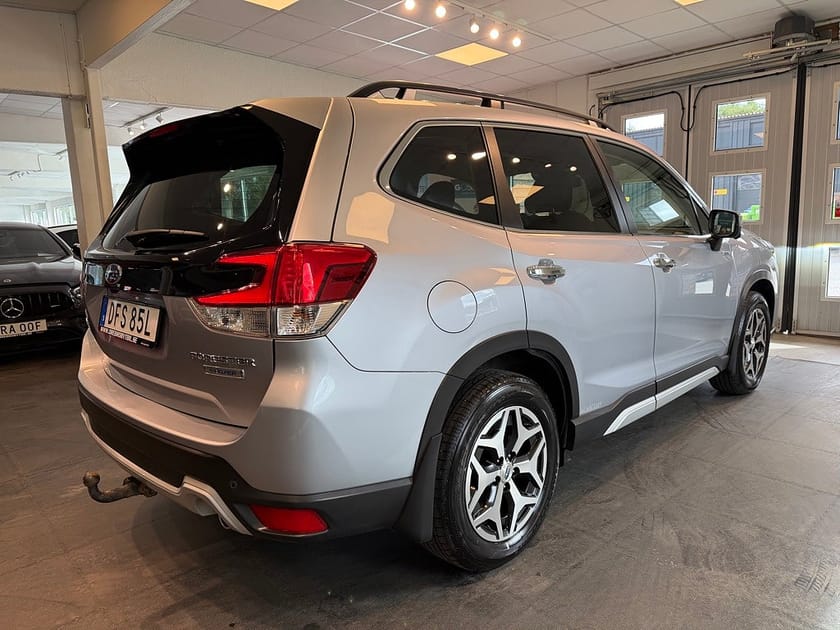 Bild 4 av Subaru Forester e-Boxer Active Drag M-värmare B-kamera Lågmil SE SPEC