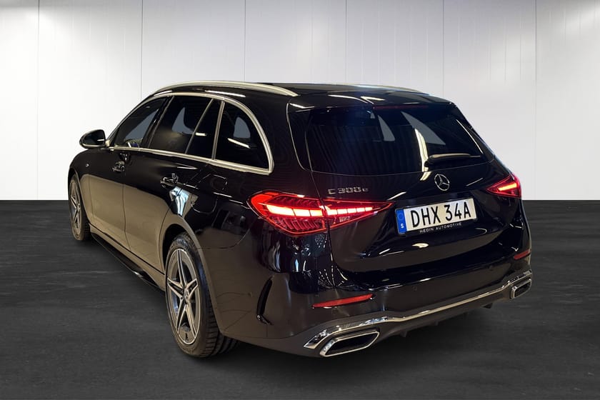 Bild 4 av Mercedes-Benz C 300 T e 9G-Tronic | AMG | Drag | Minnespaket | Smartphone | Backkamera