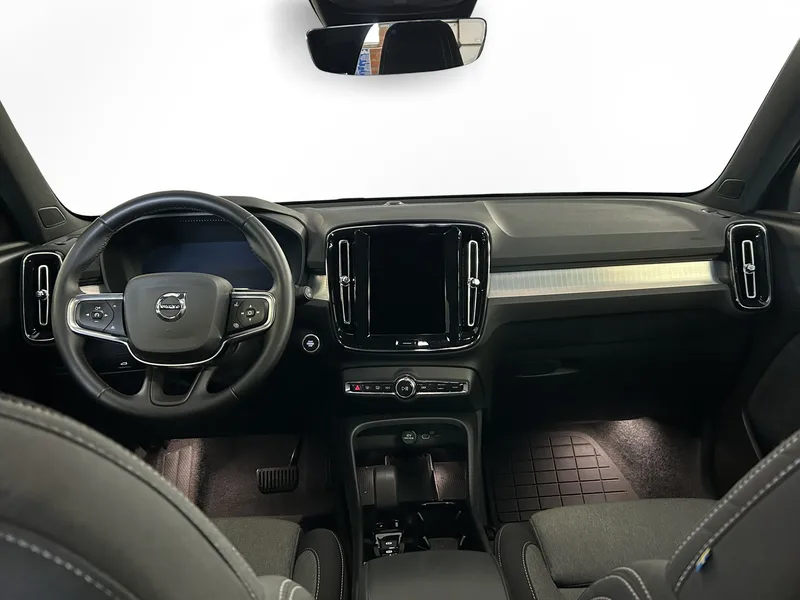 Bild 8 av 15 – Volvo XC40 B3 FWD Bensin Plus Dark