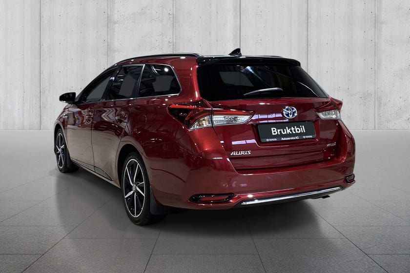 Bilde 3 av Toyota Auris Touring Sports Hybrid 1,8 Black Edition LAV KM/