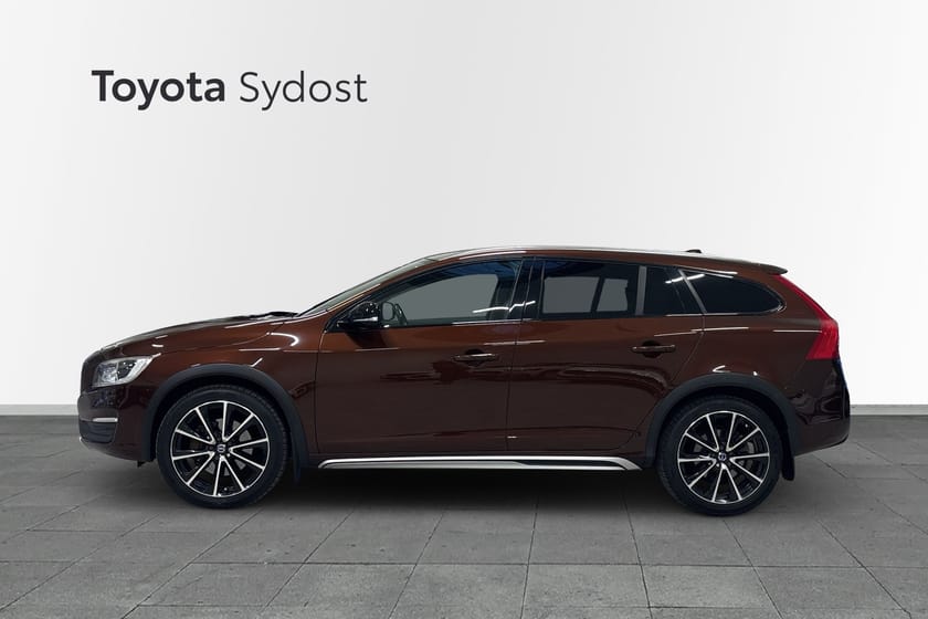 Bild 3 av Volvo V60 Cross Country D4 AWD Summum Polestar Drag Navigation Skinn