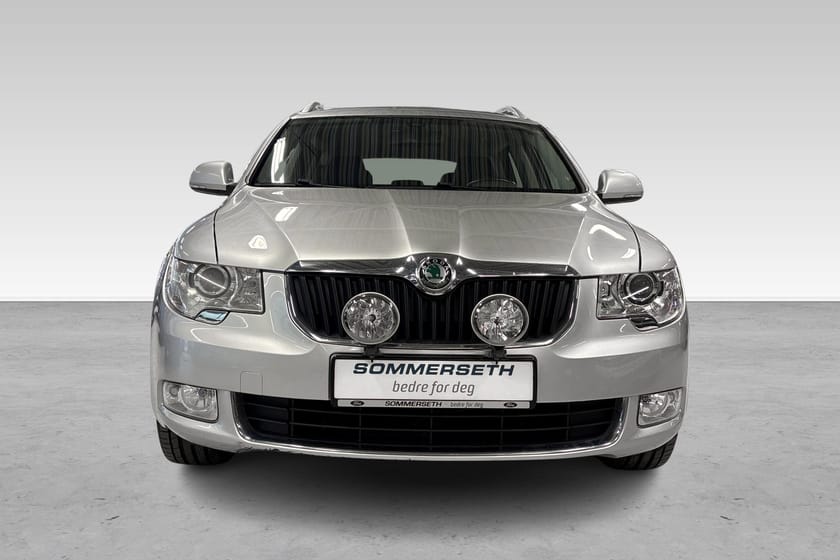 Bilde 4 av Škoda Superb Stasjonsvogn 4x4, Skinn, Navi, Ekstralys, MYE UTSTYR