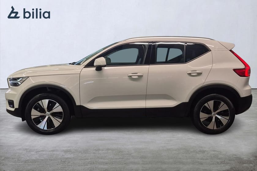 Bild 3 av Volvo XC40 B4 FWD Bensin Momentum Advanced SE BLIS H&K