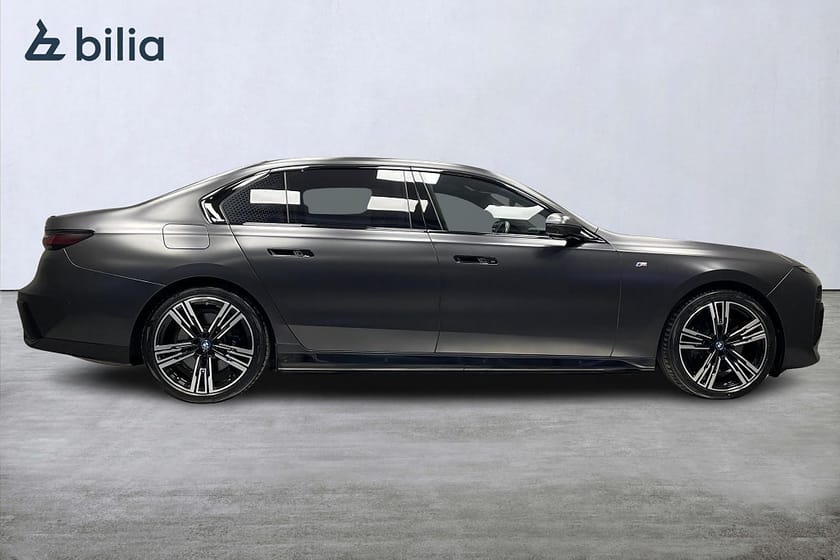 Bild 2 av BMW i7 xDrive60 Individual/M-Sport/B&W/BMW Crystal/21"