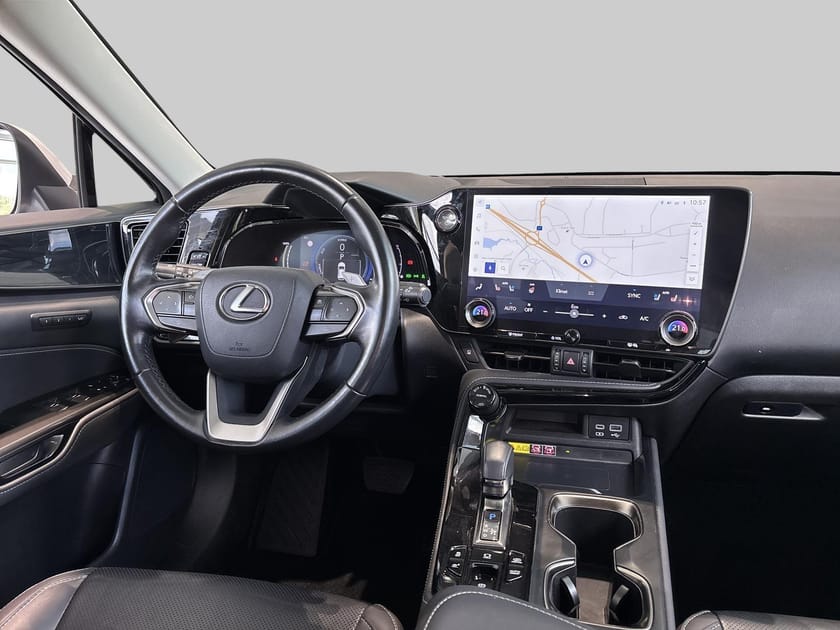 Bild 3 av Lexus NX 450h+ EXECUTIVE TEKNIKPAKET, TAKLUCKA, MOMS