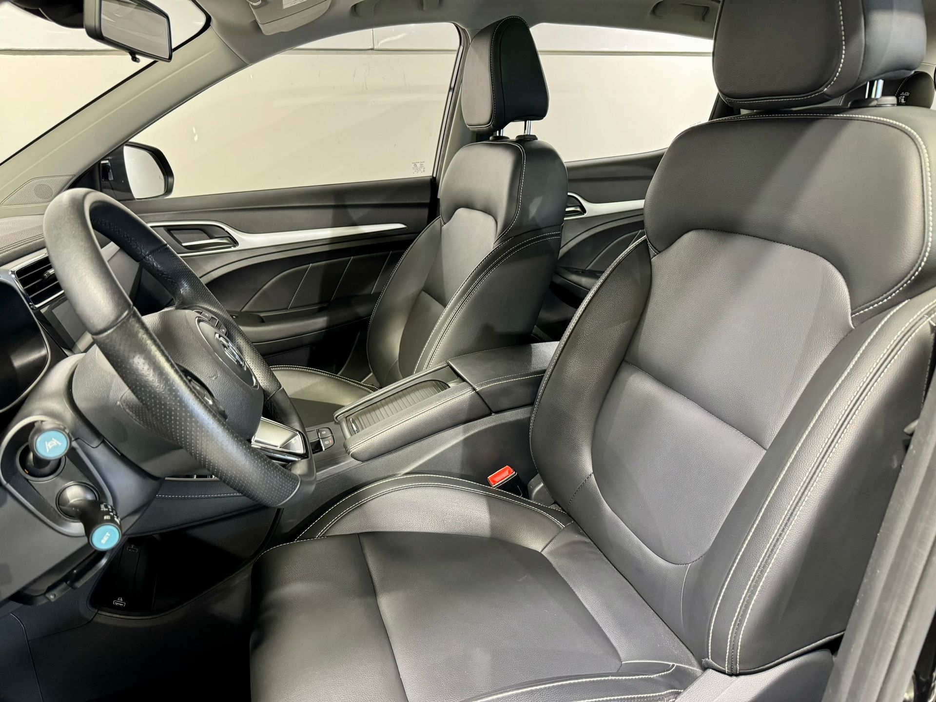 MG ZS EV Luxury 2021, bild 7/10
