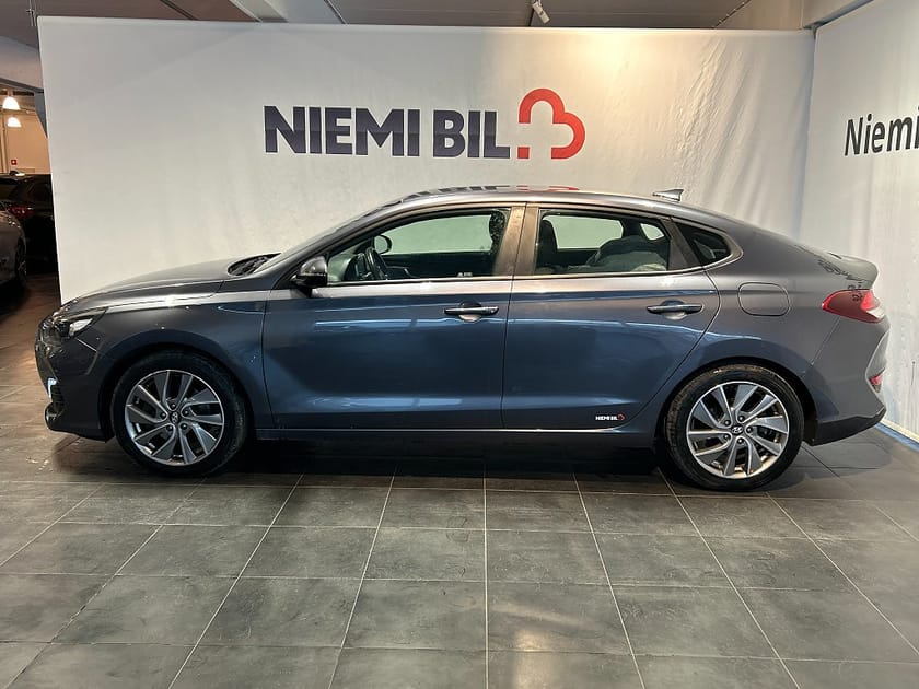 Bild 5 av Hyundai i30 Fastback 1.4 T-GDi Trend Värmare/SoV/Kamera/Carplay